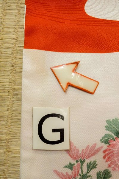 画像20: O1225O 女性用 女の子用着物   化繊 光沢のある鮮やか赤色,  ぼたん 【中古】【USED】【リサイクル】 ★★☆☆☆【O1225O】 (20)