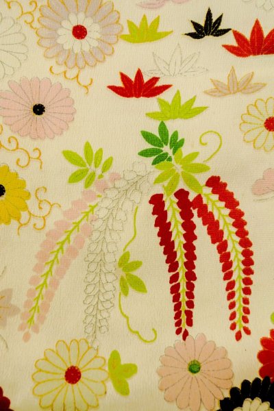 画像6: O1225P 女性用 女の子用着物   シルク（正絹） アイボリー,  菊 【中古】【USED】【リサイクル】 ★★☆☆☆【O1225P】 (6)