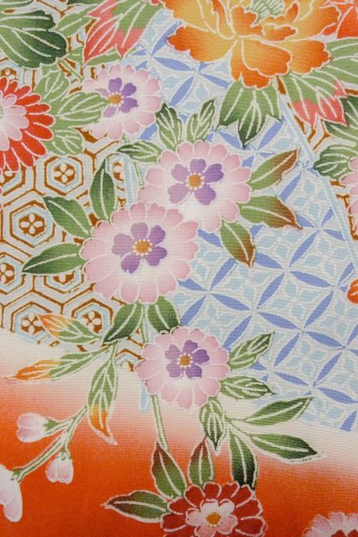 画像6: O1225R 女性用 女の子用着物   シルク（正絹） 淡い橙色,  桜 【中古】【USED】【リサイクル】 ★★★☆☆【O1225R】 (6)