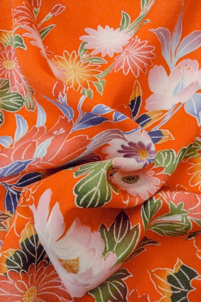 画像11: O1225R 女性用 女の子用着物   シルク（正絹） 淡い橙色,  桜 【中古】【USED】【リサイクル】 ★★★☆☆【O1225R】 (11)