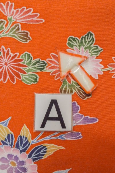 画像14: O1225R 女性用 女の子用着物   シルク（正絹） 淡い橙色,  桜 【中古】【USED】【リサイクル】 ★★★☆☆【O1225R】 (14)