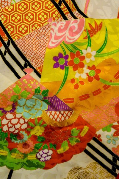 画像4: O1225S 女性用 女の子用着物   シルク（正絹） 白,  ぼたん 【中古】【USED】【リサイクル】 ★★☆☆☆【O1225S】 (4)