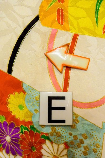 画像17: O1225S 女性用 女の子用着物   シルク（正絹） 白,  ぼたん 【中古】【USED】【リサイクル】 ★★☆☆☆【O1225S】 (17)