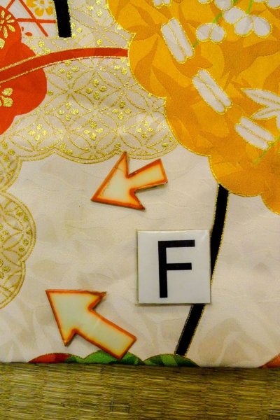 画像18: O1225S 女性用 女の子用着物   シルク（正絹） 白,  ぼたん 【中古】【USED】【リサイクル】 ★★☆☆☆【O1225S】 (18)