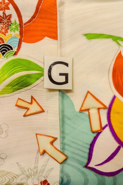 画像18: O1225U 女性用 女の子用着物   シルク（正絹） オフ　ホワイト,  桜 【中古】【USED】【リサイクル】 ★★☆☆☆【O1225U】 (18)