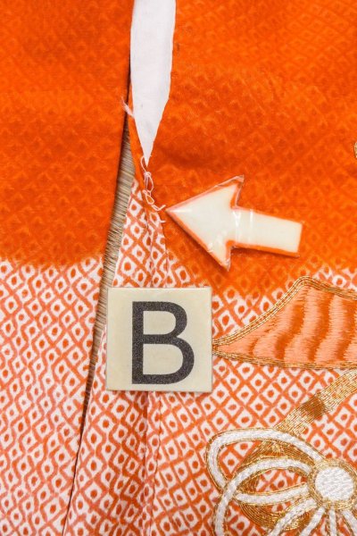 画像16: O1225W 女性用 女の子用着物   シルク（正絹） 朱赤,  ぼたん 【中古】【USED】【リサイクル】 ★★★☆☆【O1225W】 (16)