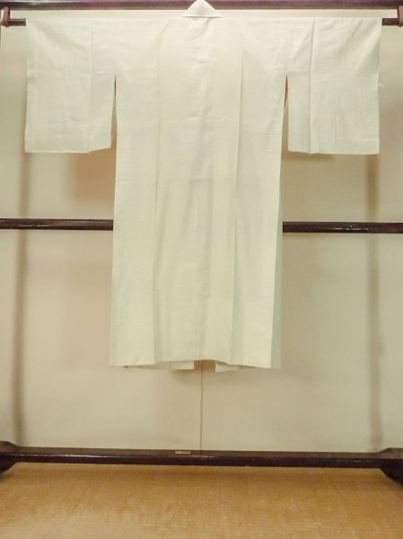 画像2: O1225X 女性用 襦袢   シルク（正絹） オフ　ホワイト,  芝草 【中古】【USED】【リサイクル】 ★★★☆☆【O1225X】 (2)