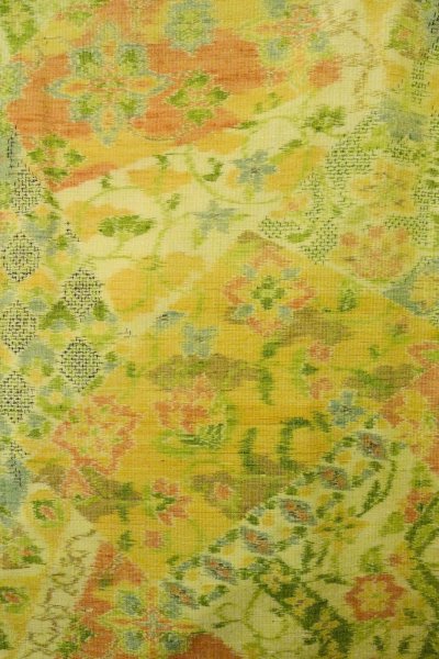 画像3: O1226B 女性用 紬   シルク（正絹） 淡い黄色,  花 【中古】【USED】【リサイクル】 ★★★★☆【O1226B】 (3)