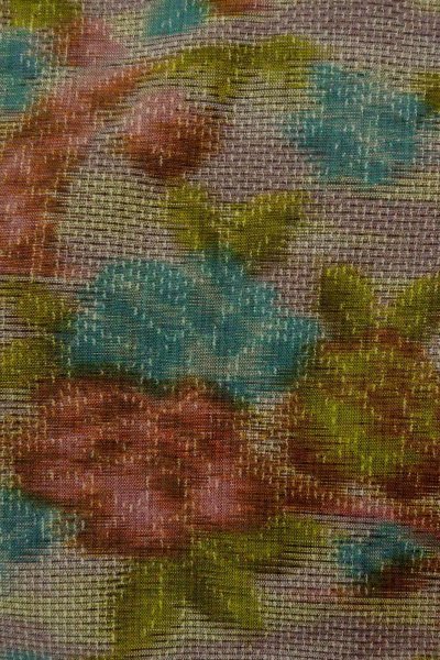 画像6: O1226D 女性用 紬   シルク（正絹） 淡い灰色がかったマルチカラー,  花 【中古】【USED】【リサイクル】 ★★★★☆【O1226D】 (6)