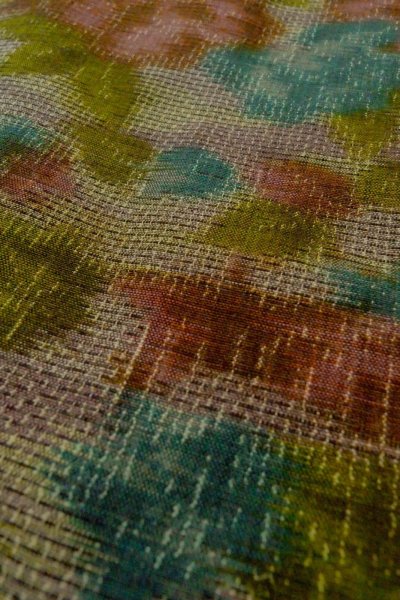 画像10: O1226D 女性用 紬   シルク（正絹） 淡い灰色がかったマルチカラー,  花 【中古】【USED】【リサイクル】 ★★★★☆【O1226D】 (10)