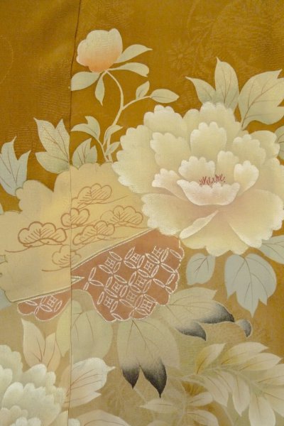画像6: P0109A 女性用 留袖   シルク（正絹） 薄い茶色,  花 【中古】【USED】【リサイクル】 ★☆☆☆☆【P0109A】 (6)