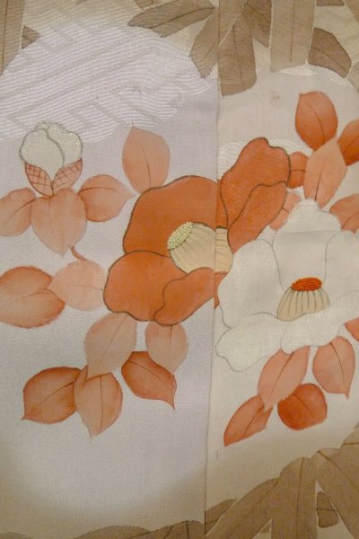 画像8: P0109B 女性用 留袖   シルク（正絹） 淡い茶色,  花 【中古】【USED】【リサイクル】 ★★☆☆☆【P0109B】 (8)