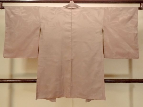 画像2: P0109C 女性用 羽織   シルク（正絹） 薄い灰色がかった桃色,  唐草 【中古】【USED】【リサイクル】 ★★☆☆☆【P0109C】 (2)