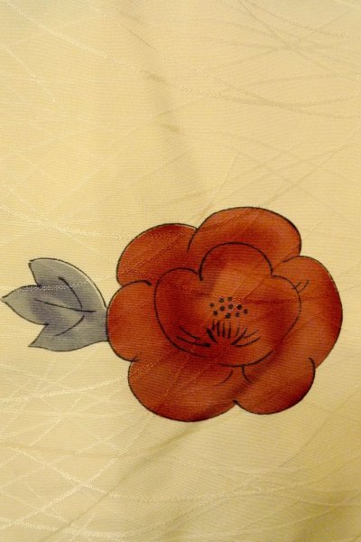 画像6: P0109K 女性用 羽織   シルク（正絹） 光沢のあるアイボリー,  椿 【中古】【USED】【リサイクル】 ★★★☆☆【P0109K】 (6)
