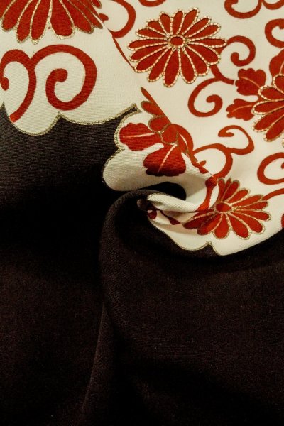 画像10: P0109L 女性用 羽織   シルク（正絹） 黒,  菊 【中古】【USED】【リサイクル】 ★★★★☆【P0109L】 (10)