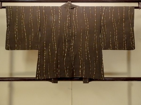 画像2: P0109O 女性用 羽織   シルク（正絹） 深い茶色,  小さな点々 【中古】【USED】【リサイクル】 ★★☆☆☆【P0109O】 (2)