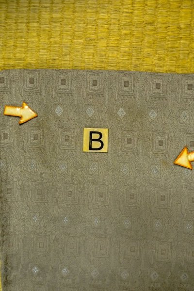 画像15: P0109Q 女性用 羽織   シルク（正絹） 灰色,  幾何学模様 【中古】【USED】【リサイクル】 ★★★☆☆【P0109Q】 (15)