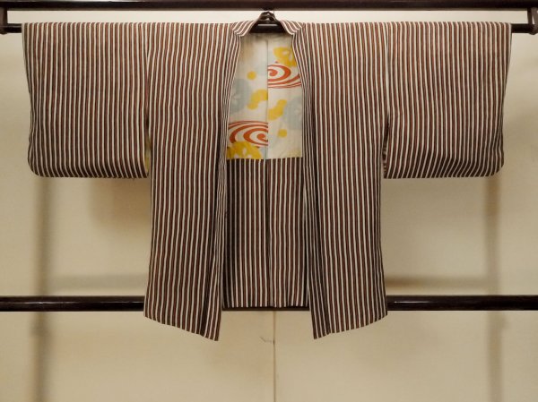 画像1: P0109R 女性用 羽織   シルク（正絹） 鮮やか赤色,  縞 【中古】【USED】【リサイクル】 ★☆☆☆☆【P0109R】 (1)