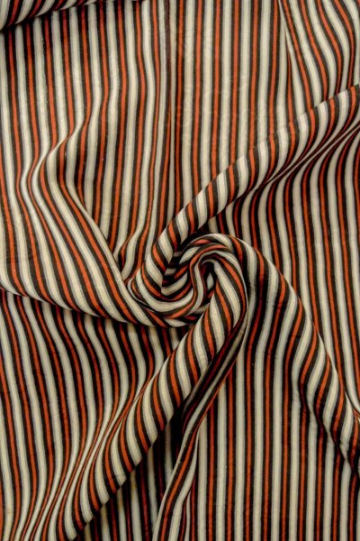 画像9: P0109R 女性用 羽織   シルク（正絹） 鮮やか赤色,  縞 【中古】【USED】【リサイクル】 ★☆☆☆☆【P0109R】 (9)