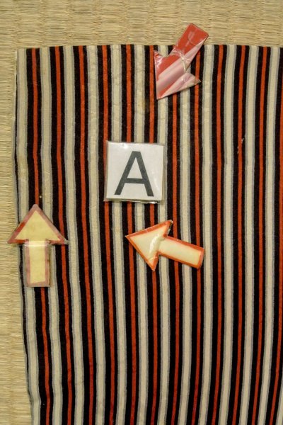 画像11: P0109R 女性用 羽織   シルク（正絹） 鮮やか赤色,  縞 【中古】【USED】【リサイクル】 ★☆☆☆☆【P0109R】 (11)