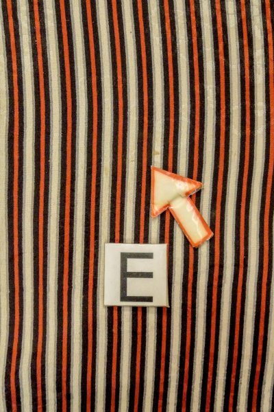 画像15: P0109R 女性用 羽織   シルク（正絹） 鮮やか赤色,  縞 【中古】【USED】【リサイクル】 ★☆☆☆☆【P0109R】 (15)