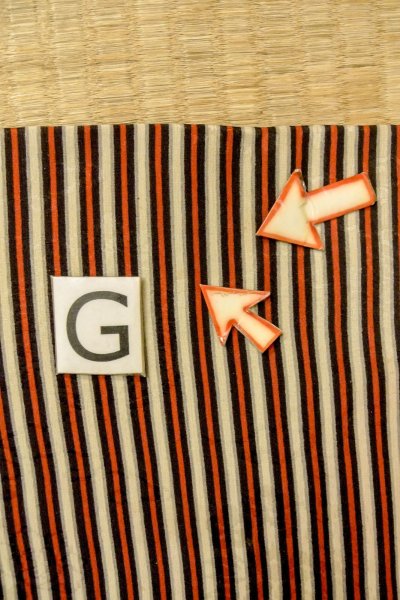 画像17: P0109R 女性用 羽織   シルク（正絹） 鮮やか赤色,  縞 【中古】【USED】【リサイクル】 ★☆☆☆☆【P0109R】 (17)