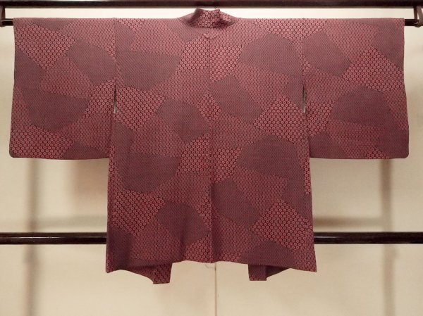 画像2: P0109U 女性用 羽織   シルク（正絹） 黒,  花 【中古】【USED】【リサイクル】 ★★★★☆【P0109U】 (2)