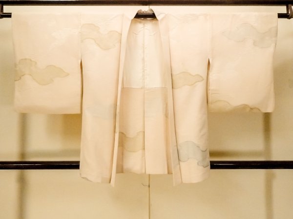 画像1: P0109V 女性用 羽織   シルク（正絹） 薄い桃色,  源氏雲 【中古】【USED】【リサイクル】 ★★☆☆☆【P0109V】 (1)