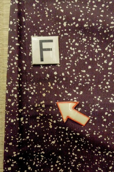 画像17: P0109Y 女性用 羽織   化繊 深い紫色,  小さな点々 【中古】【USED】【リサイクル】 ★★★☆☆【P0109Y】 (17)