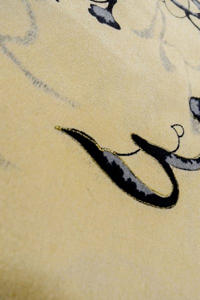 画像7: P0110B 女性用 羽織   シルク（正絹） 灰色がかったベージュ,  花 【中古】【USED】【リサイクル】 ★★★☆☆【P0110B】 (7)