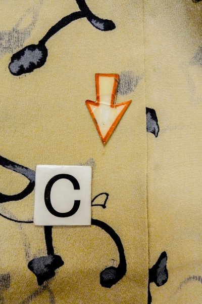 画像14: P0110B 女性用 羽織   シルク（正絹） 灰色がかったベージュ,  花 【中古】【USED】【リサイクル】 ★★★☆☆【P0110B】 (14)