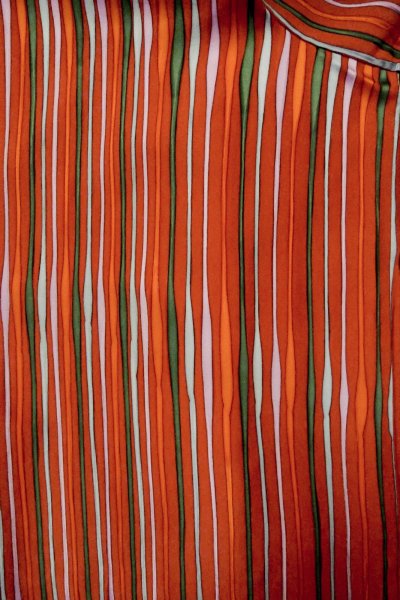 画像3: P0110C 女性用 羽織   シルク（正絹） 鮮やか赤色,  立涌 【中古】【USED】【リサイクル】 ★★★★☆【P0110C】 (3)