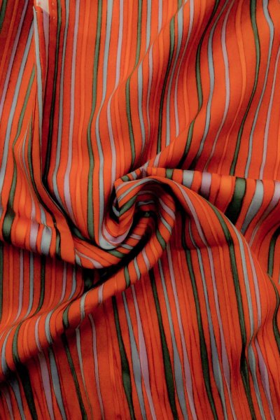 画像11: P0110C 女性用 羽織   シルク（正絹） 鮮やか赤色,  立涌 【中古】【USED】【リサイクル】 ★★★★☆【P0110C】 (11)