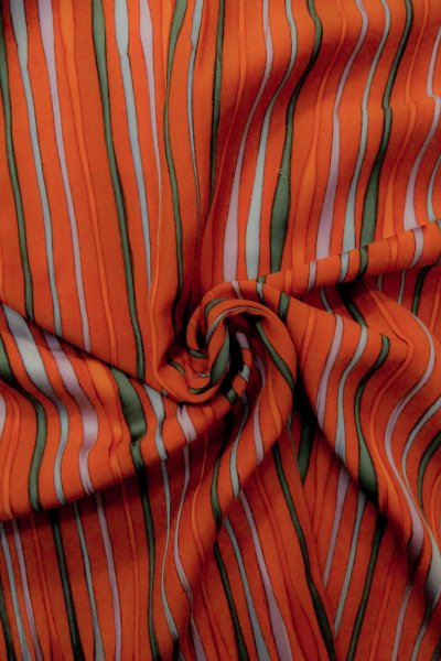 画像12: P0110C 女性用 羽織   シルク（正絹） 鮮やか赤色,  立涌 【中古】【USED】【リサイクル】 ★★★★☆【P0110C】 (12)