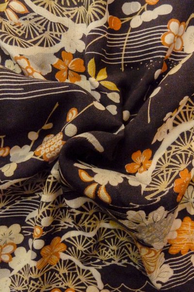 画像13: P0120B 女性用 羽織   シルク（正絹） 深い藤色,  菊 【中古】【USED】【リサイクル】 ★★☆☆☆【P0120B】 (13)