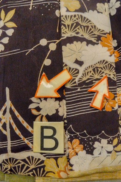 画像16: P0120B 女性用 羽織   シルク（正絹） 深い藤色,  菊 【中古】【USED】【リサイクル】 ★★☆☆☆【P0120B】 (16)