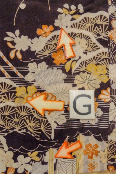 画像21: P0120B 女性用 羽織   シルク（正絹） 深い藤色,  菊 【中古】【USED】【リサイクル】 ★★☆☆☆【P0120B】 (21)