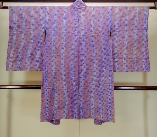 画像2: P0120C 女性用 羽織   シルク（正絹） 深い珊瑚色,  チェック柄 【中古】【USED】【リサイクル】 ★★★★☆【P0120C】 (2)