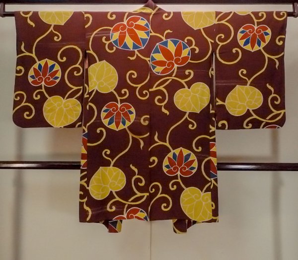 画像2: P0120D 女性用 羽織   シルク（正絹） 深いえんじ,  唐花 【中古】【USED】【リサイクル】 ★★☆☆☆【P0120D】 (2)