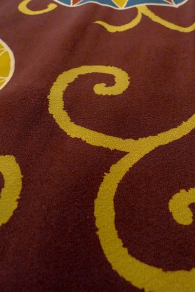 画像11: P0120D 女性用 羽織   シルク（正絹） 深いえんじ,  唐花 【中古】【USED】【リサイクル】 ★★☆☆☆【P0120D】 (11)