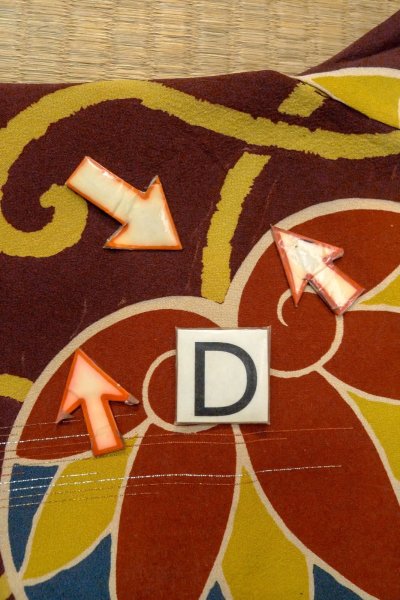 画像18: P0120D 女性用 羽織   シルク（正絹） 深いえんじ,  唐花 【中古】【USED】【リサイクル】 ★★☆☆☆【P0120D】 (18)