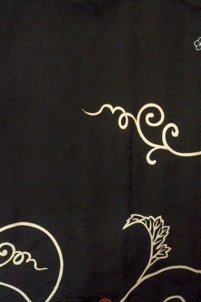 画像3: P0120E 女性用 羽織   シルク（正絹） 黒,  つた 【中古】【USED】【リサイクル】 ★★★★☆【P0120E】 (3)