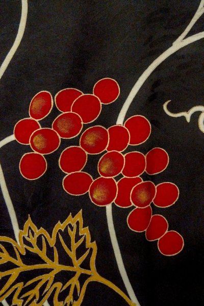 画像7: P0120E 女性用 羽織   シルク（正絹） 黒,  つた 【中古】【USED】【リサイクル】 ★★★★☆【P0120E】 (7)