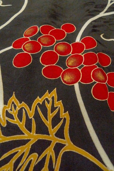 画像10: P0120E 女性用 羽織   シルク（正絹） 黒,  つた 【中古】【USED】【リサイクル】 ★★★★☆【P0120E】 (10)