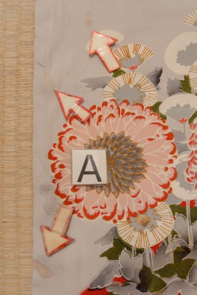 画像14: P0120H 女性用 羽織   シルク（正絹） 淡い灰色,  ぼたん 【中古】【USED】【リサイクル】 ★★☆☆☆【P0120H】 (14)