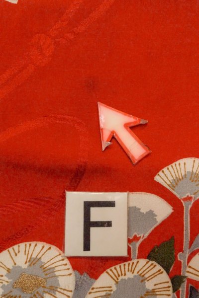 画像19: P0120H 女性用 羽織   シルク（正絹） 淡い灰色,  ぼたん 【中古】【USED】【リサイクル】 ★★☆☆☆【P0120H】 (19)