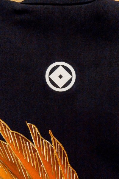 画像3: P0123A 男性用 男の子用着物   シルク（正絹） 黒,  松/松葉 【中古】【USED】【リサイクル】 ★★★☆☆【P0123A】 (3)