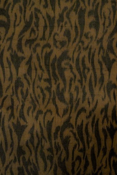 画像6: P0123E 女性用 羽織   シルク（正絹） 深い茶色,  抽象的模様 【中古】【USED】【リサイクル】 ★★★★☆【P0123E】 (6)