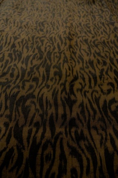 画像8: P0123E 女性用 羽織   シルク（正絹） 深い茶色,  抽象的模様 【中古】【USED】【リサイクル】 ★★★★☆【P0123E】 (8)