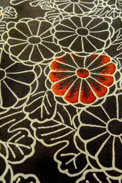 画像9: P0123N 女性用 羽織   シルク（正絹） 黒,  菊 【中古】【USED】【リサイクル】 ★★☆☆☆【P0123N】 (9)